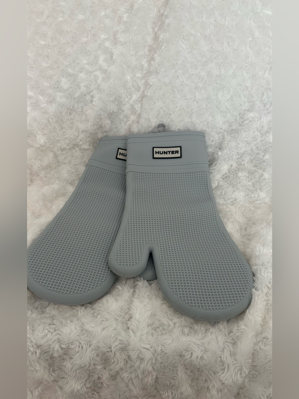 NWOT Hunter Silicone Oven Gloves - Light Gray